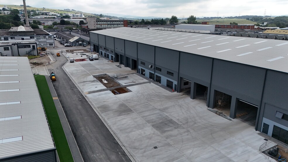 Philips Rd, Blackburn à louer - Photo de l’immeuble – Image 3 sur 12