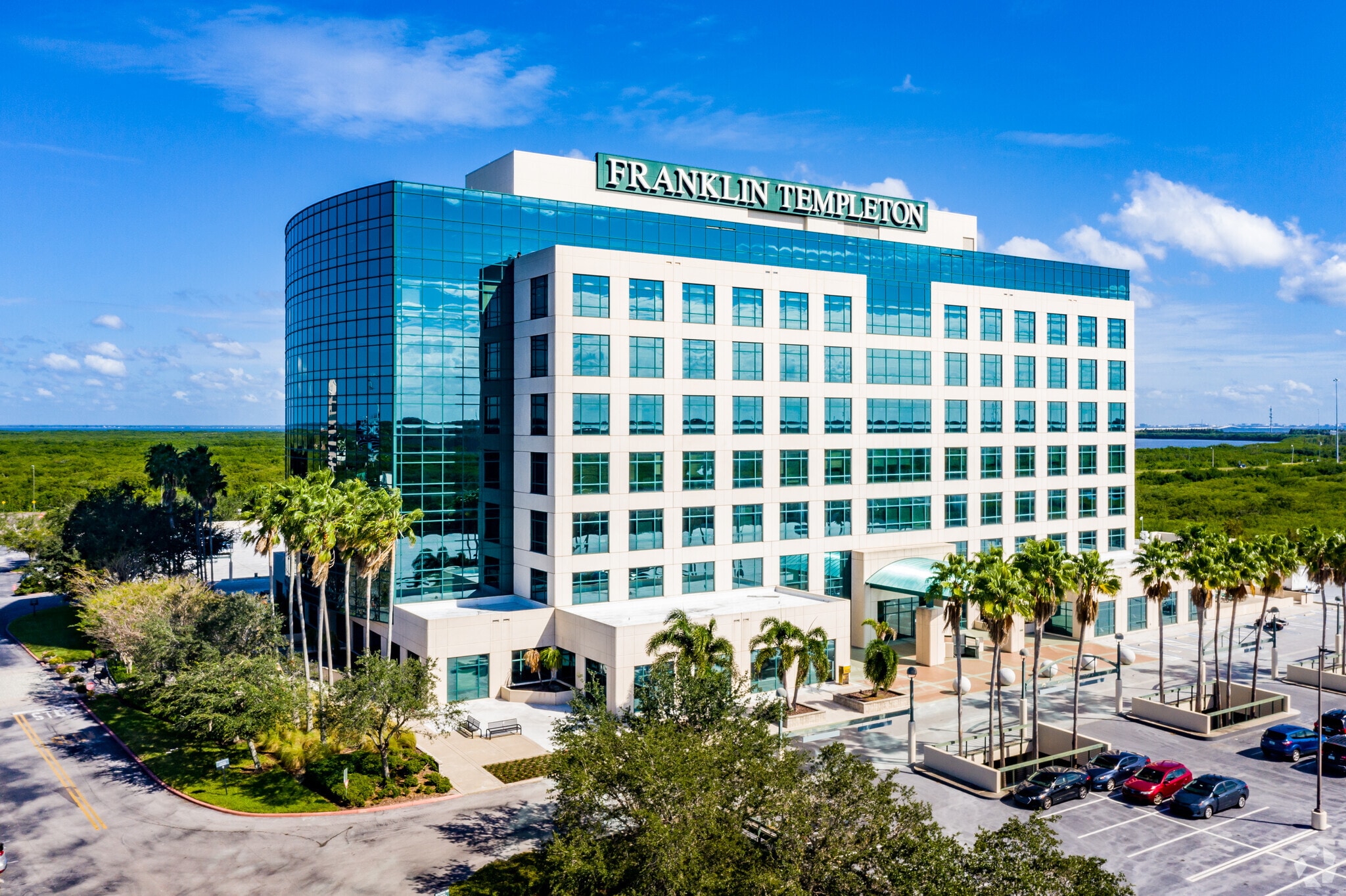 140 Fountain Pky, Saint Petersburg, FL à louer Photo principale– Image 1 sur 5