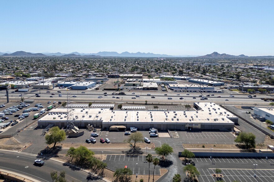 17602 N Black Canyon Fwy, Phoenix, AZ à vendre - Photo de l’immeuble – Image 2 sur 5