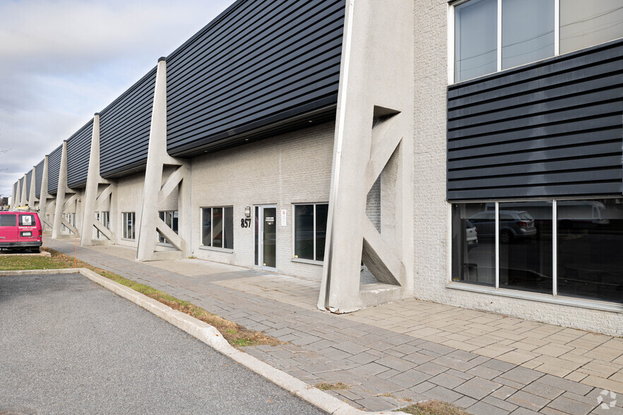 839-859 Jean-Paul-Vincent, Longueuil, QC à louer - Photo de l’immeuble – Image 2 sur 5