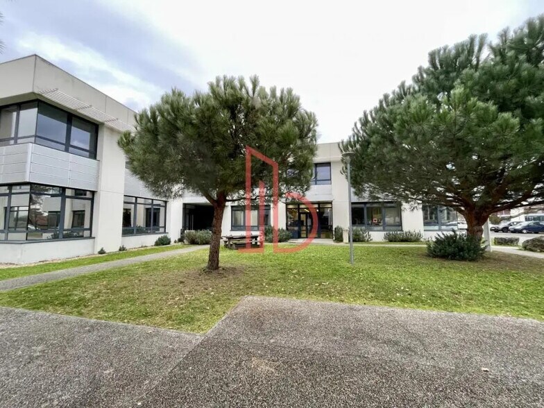Bureau dans Mérignac à louer - Photo de l’immeuble – Image 1 sur 5