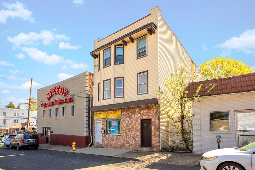 23 Orange St, Bloomfield, NJ à vendre - Photo de l’immeuble – Image 3 sur 6