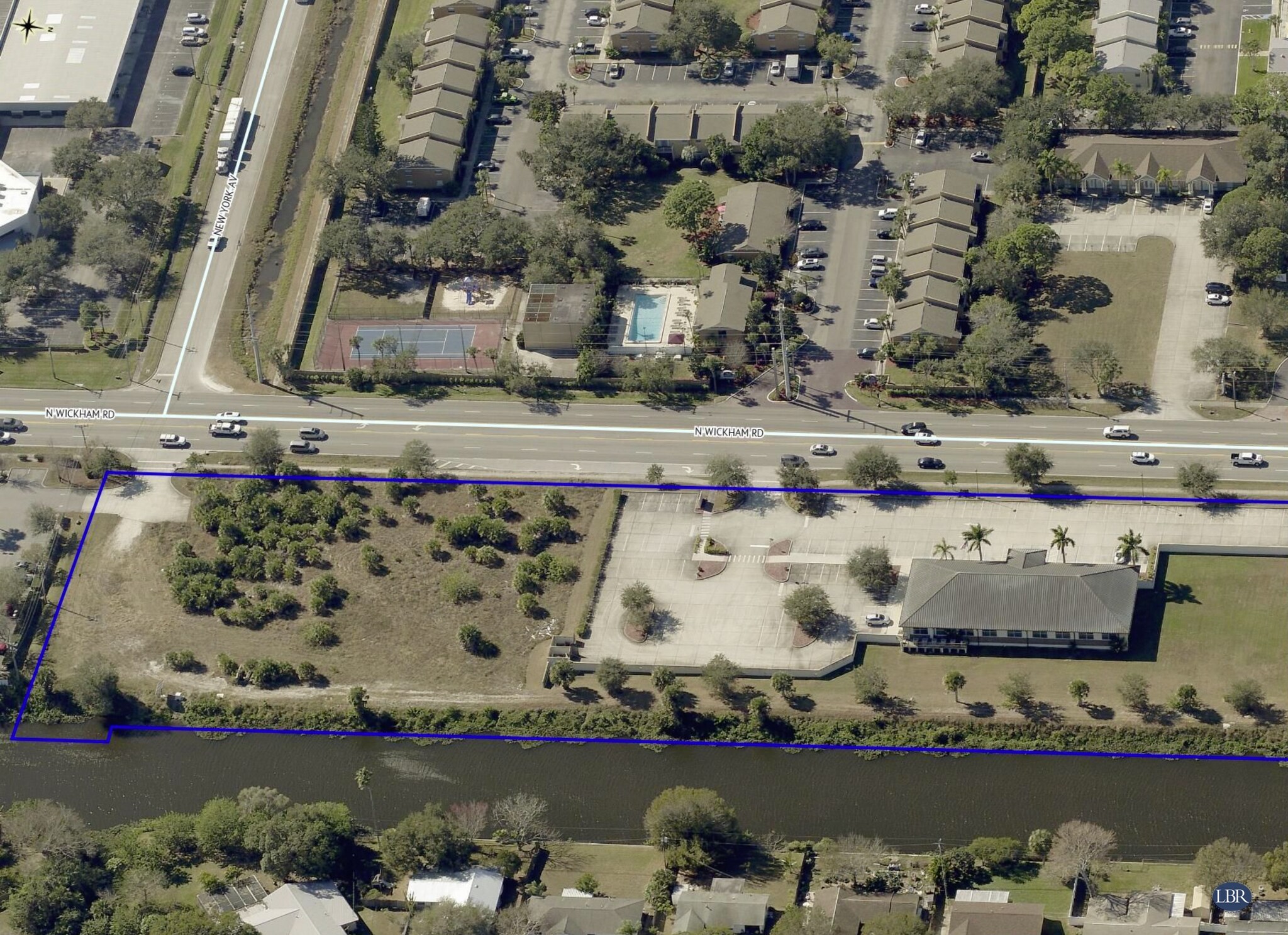 421 N Wickham Rd, Melbourne, FL à louer Photo de l’immeuble– Image 1 sur 5