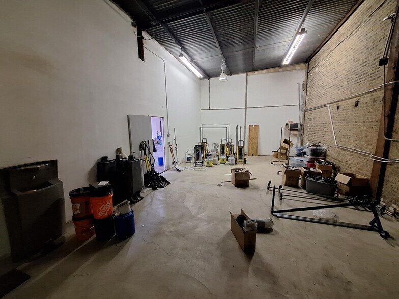 310 N Leavitt St, Chicago, IL à louer - Photo de l’immeuble – Image 3 sur 4