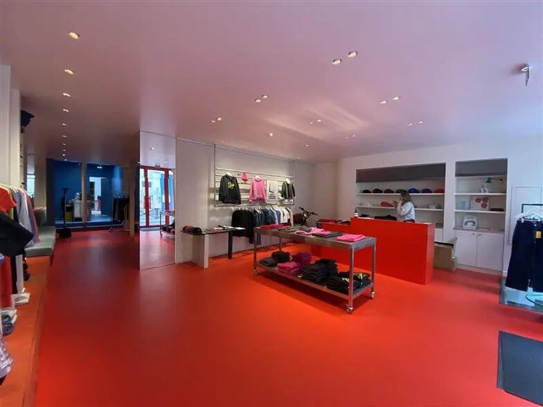 Local commercial dans Paris à louer - Photo de l’immeuble – Image 3 sur 8