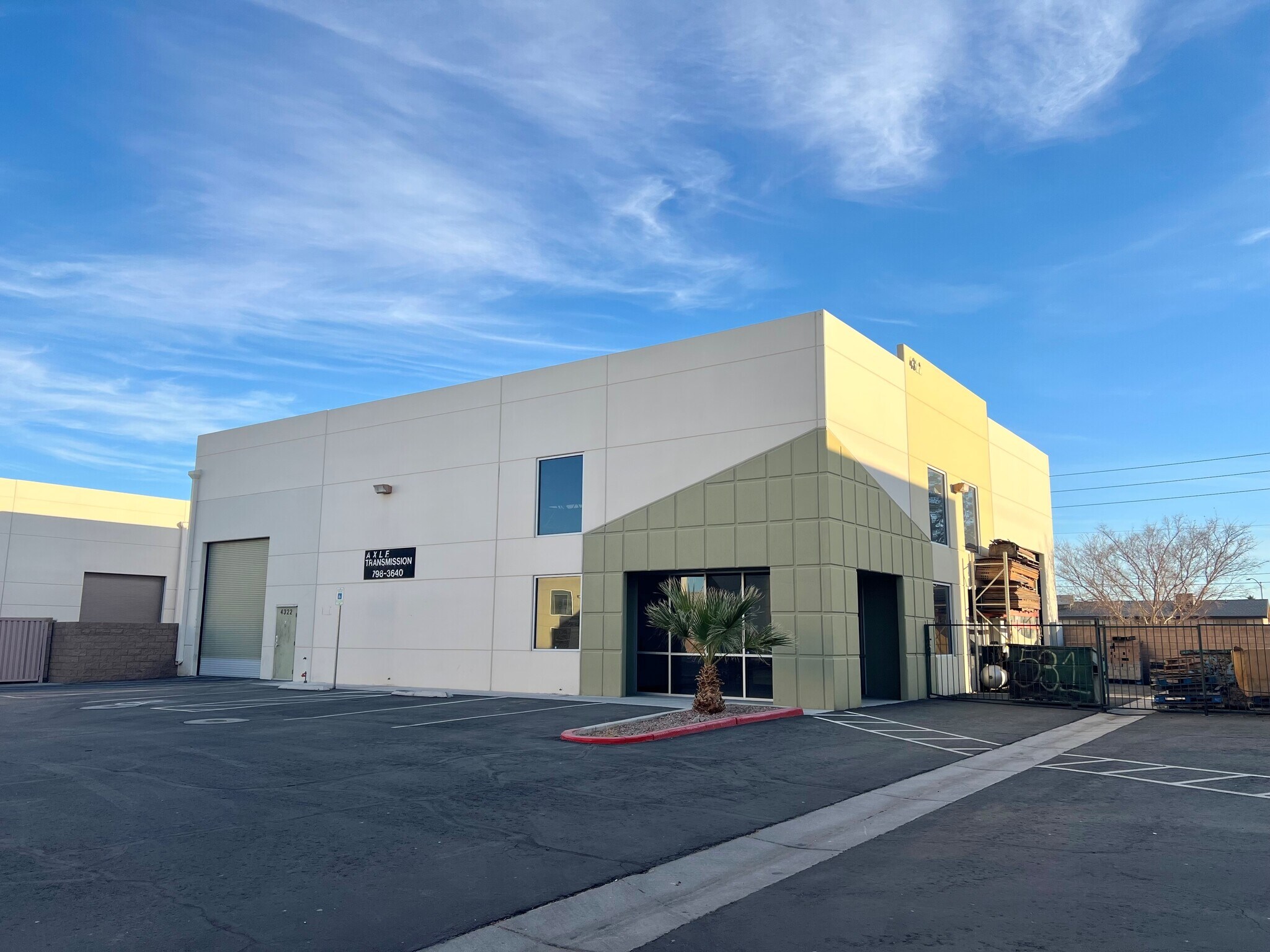 4322 E Alexander Rd, Las Vegas, NV à louer Photo de l’immeuble– Image 1 sur 10