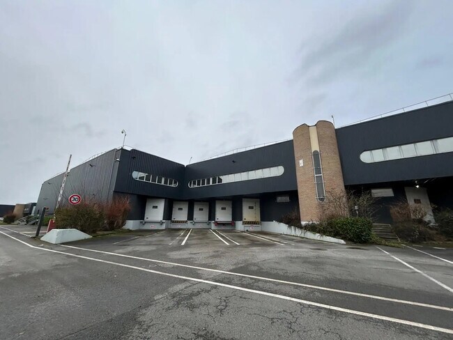 Plus de détails pour Rue De La Louvière, Fretin - Industriel/Logistique à louer