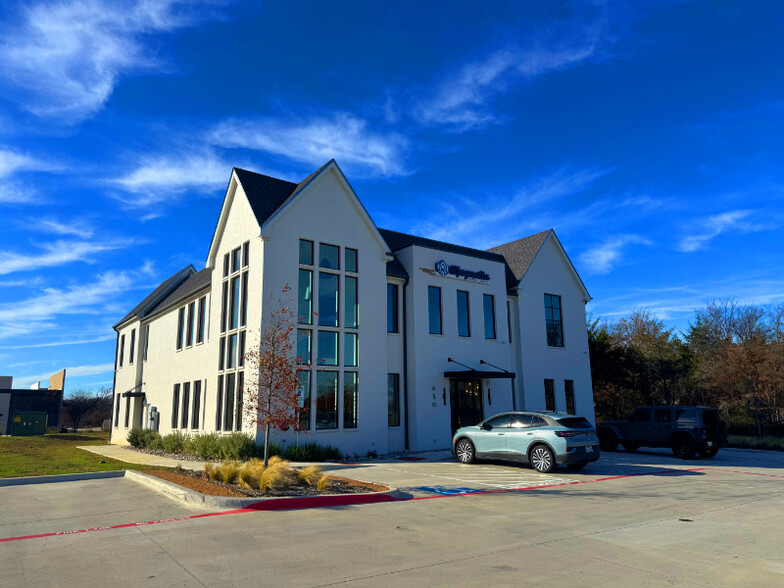880 Village Center Dr, Southlake, TX à louer - Photo de l’immeuble – Image 2 sur 8