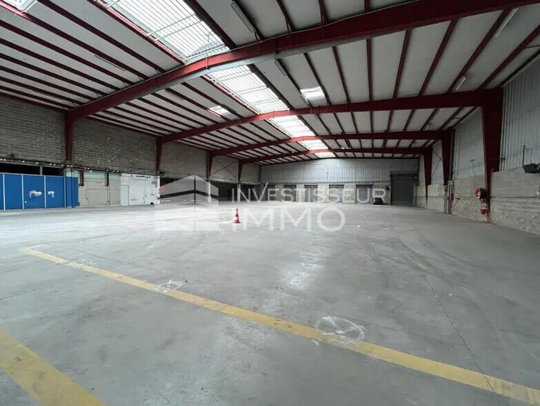 Industriel/Logistique dans Sucy-en-Brie à louer - Photo de l’immeuble – Image 1 sur 6