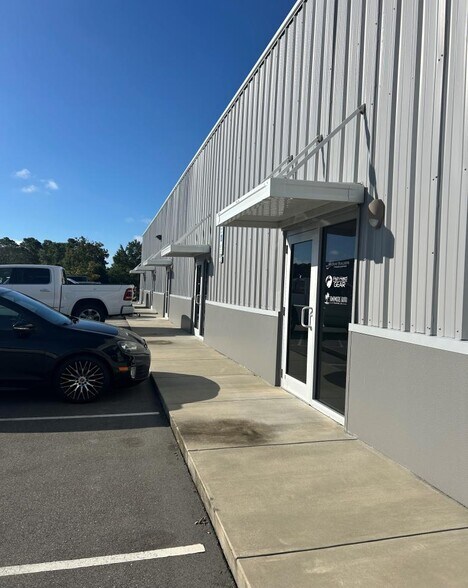 1324 Lake Park Blvd N, Carolina Beach, NC à louer - Photo de l’immeuble – Image 2 sur 16