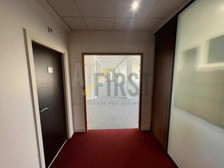 Bureau dans Valbonne à louer - Photo de l’immeuble – Image 3 sur 9