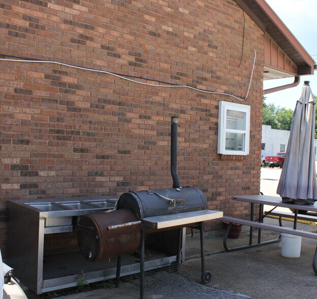 339 E Main St, Auburn, KY à vendre - Photo de l’immeuble – Image 3 sur 8