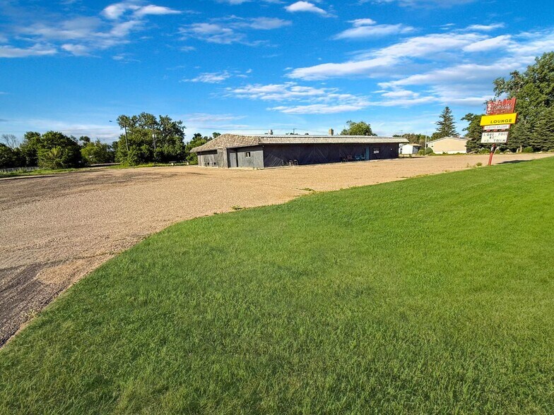 508 US-52, Velva, ND à vendre - Photo de l’immeuble – Image 2 sur 32
