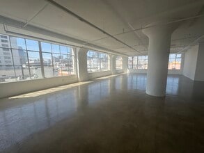 1206 S Maple Ave, Los Angeles, CA à louer Photo intérieure– Image 2 sur 2