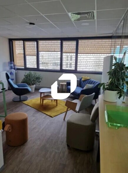 Bureau dans Arras à louer - Photo de l’immeuble – Image 2 sur 8