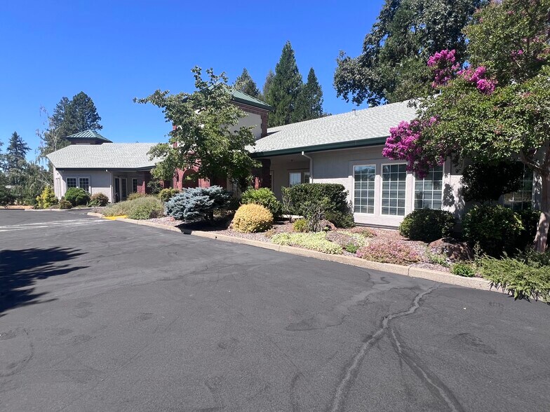 6127 Clark Rd, Paradise, CA à louer - Photo de l’immeuble – Image 2 sur 10