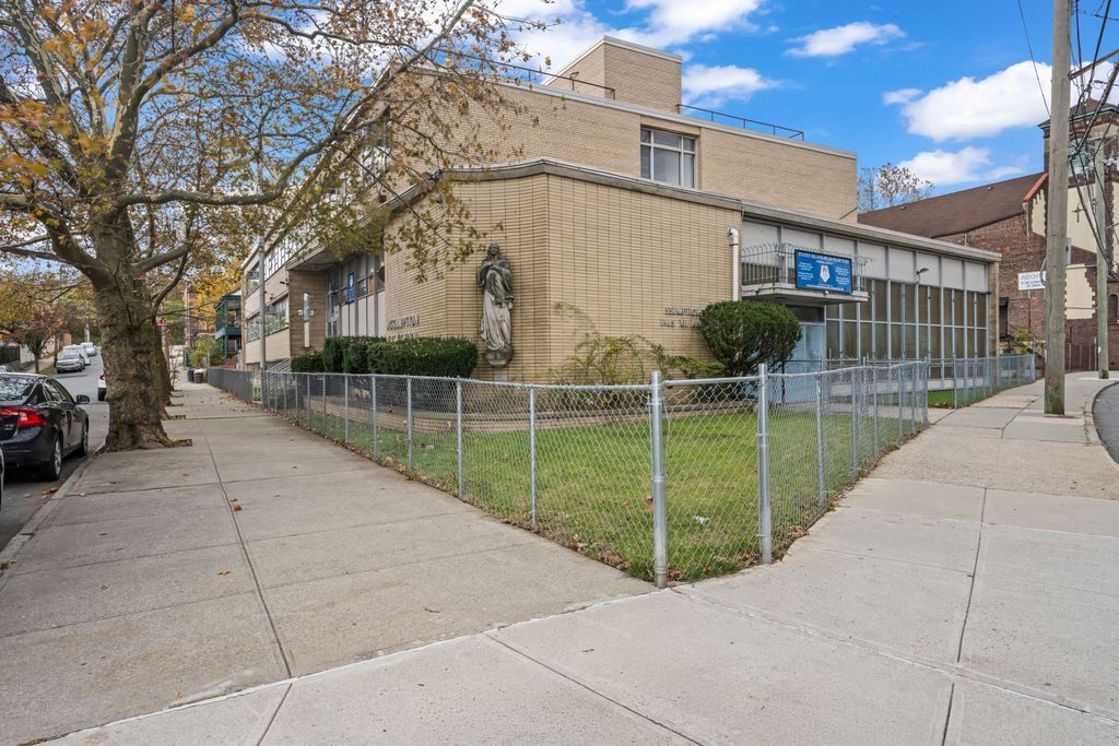 100 Brighton Ave, Staten Island, NY à vendre Photo principale– Image 1 sur 12