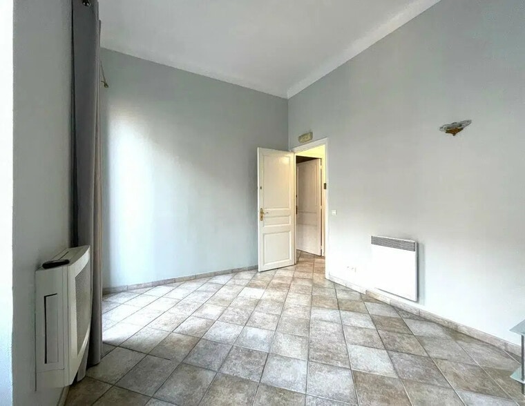 Bureau dans Menton à louer - Photo intérieure – Image 2 sur 6