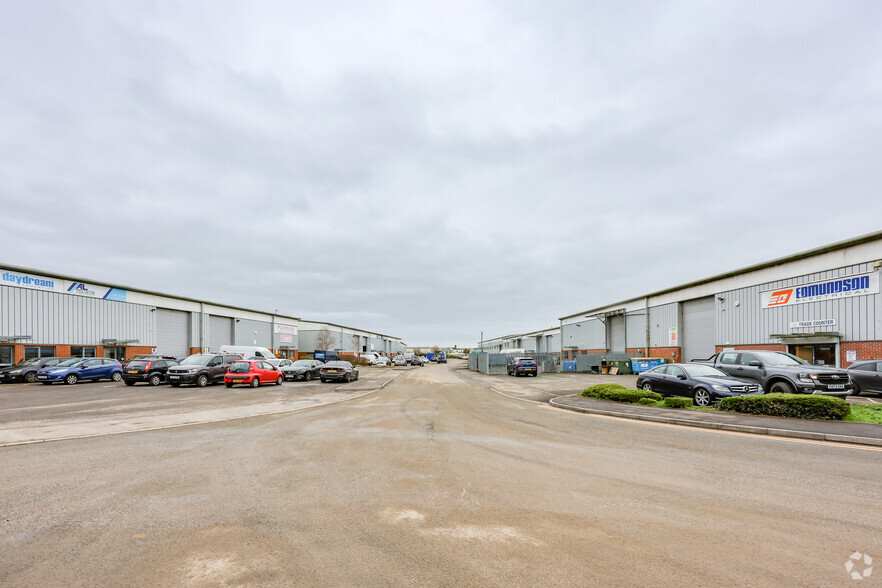 Western Av, Bridgend à vendre - Photo de l’immeuble – Image 2 sur 2