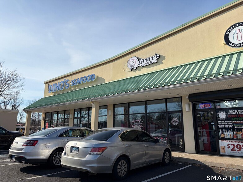 323 Washington Ave, North Haven, CT à louer - Photo de l’immeuble – Image 3 sur 12
