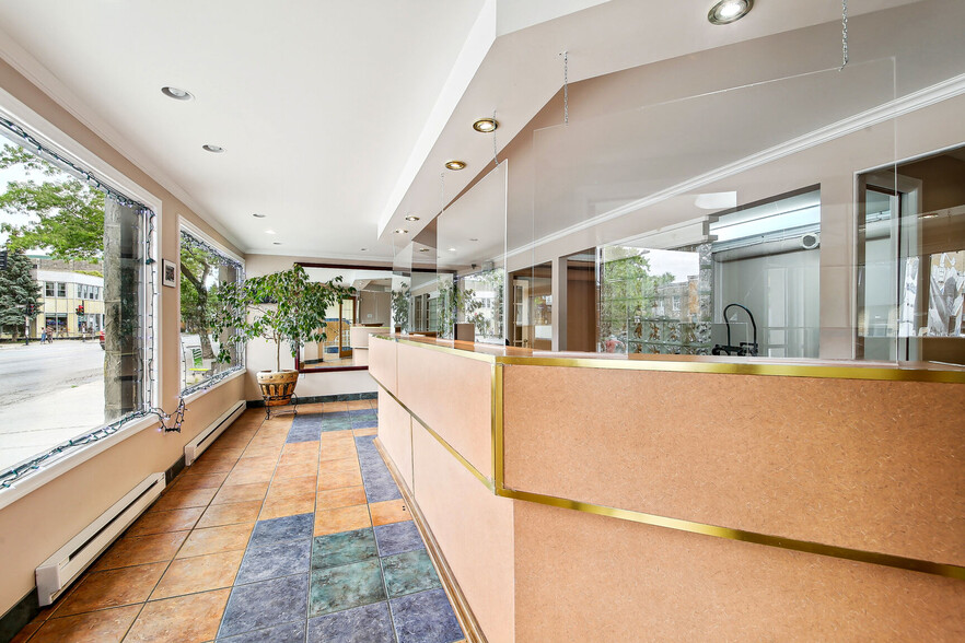 150 Rue Jarry E, Montréal, QC à louer - Photo de l’immeuble – Image 2 sur 17