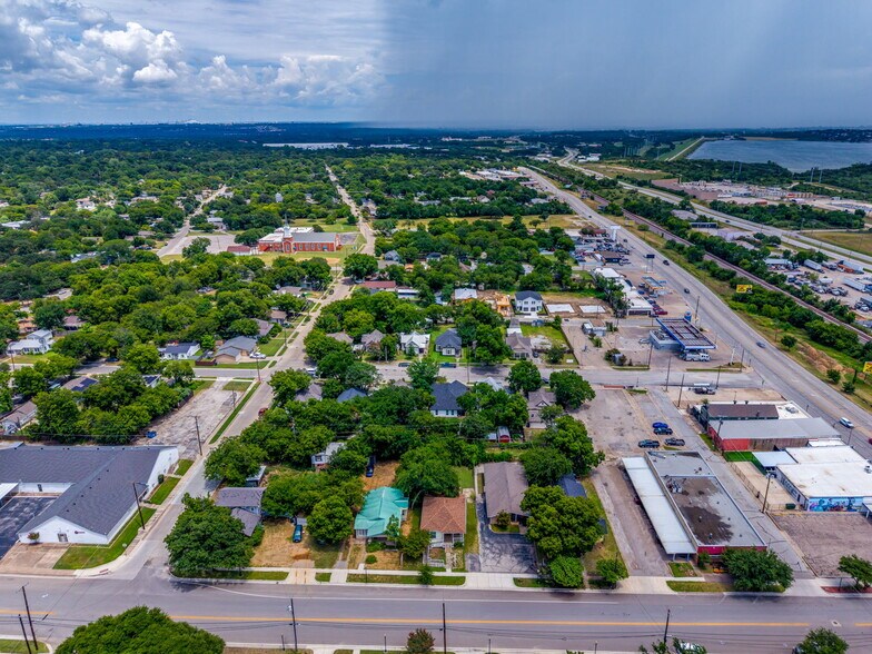 3115 Handley Dr, Fort Worth, TX à vendre - Photo de l’immeuble – Image 2 sur 7