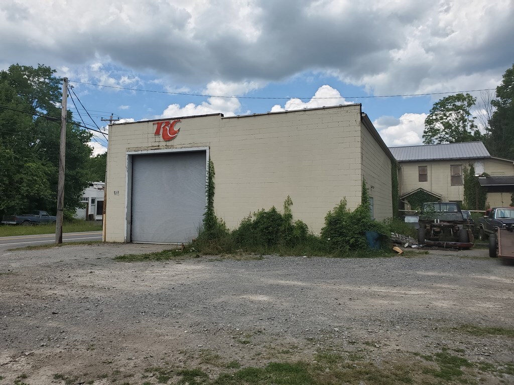 358 Riverside Dr, Rainelle, WV à vendre Photo principale– Image 1 sur 25