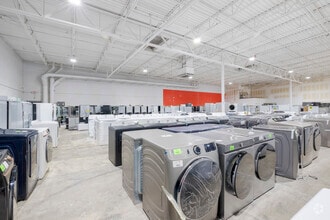 4645 E Broadway Rd, Phoenix, AZ à louer Photo intérieure– Image 1 sur 3
