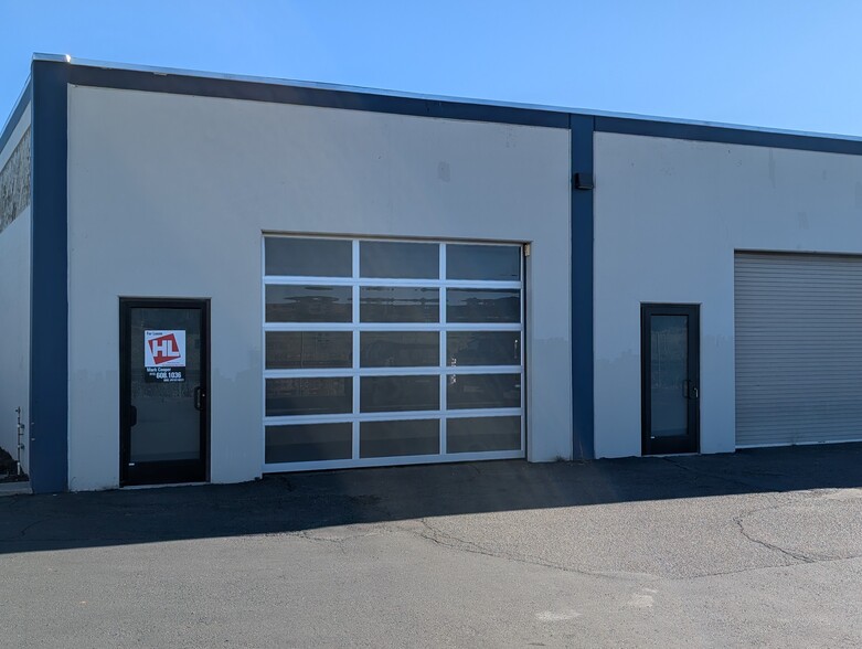 660 Lakeville St, Petaluma, CA à louer - Photo de l’immeuble – Image 2 sur 10