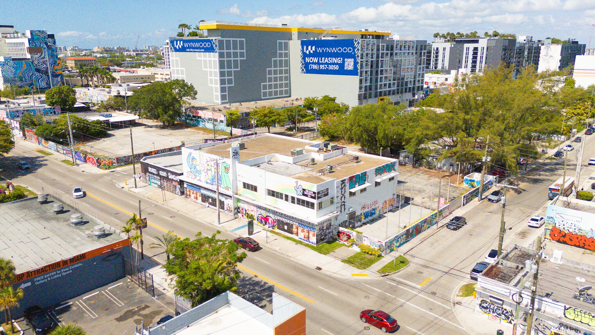 2534 N Miami Ave, Miami, FL à louer Photo de l’immeuble– Image 1 sur 23