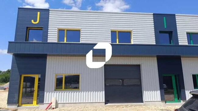 Plus de détails pour Local d'activités à louer