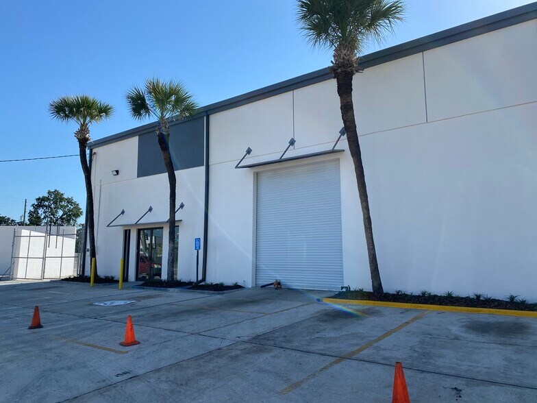 1301 S Orange Blossom Trl, Orlando, FL à louer - Photo de l’immeuble – Image 3 sur 8