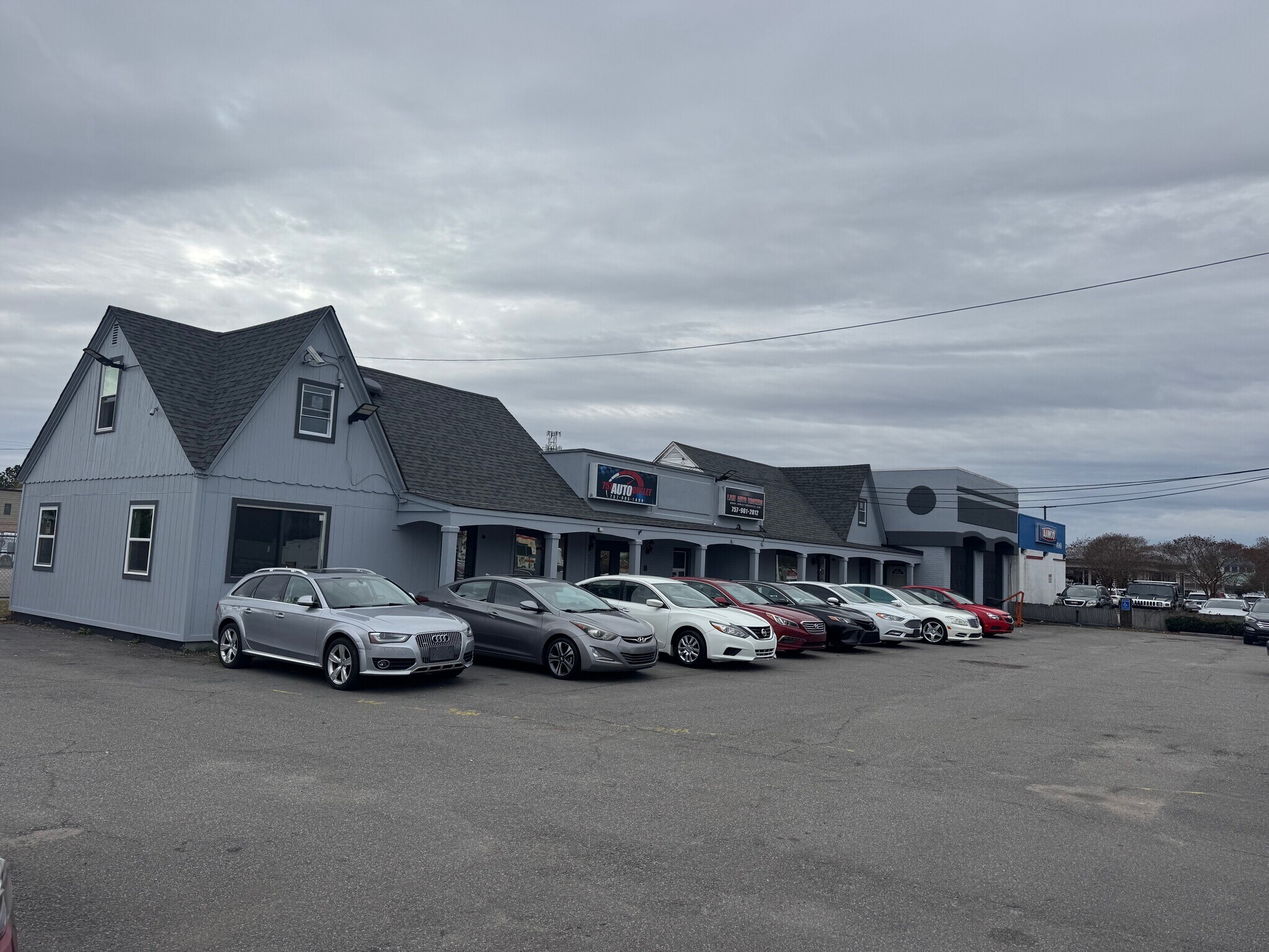 4933-4935 Virginia Beach Blvd, Virginia Beach, VA à louer Photo de l’immeuble– Image 1 sur 9