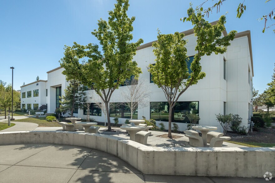 5180 Golden Foothill Pky, El Dorado Hills, CA à louer - Photo de l’immeuble – Image 1 sur 11