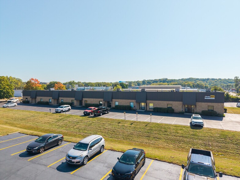 3506-3526 Encrete Ln, Dayton, OH à vendre - Photo de l’immeuble – Image 1 sur 14