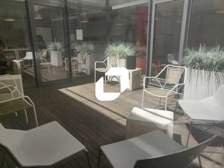 Bureau dans Paris à louer - Photo de l’immeuble – Image 2 sur 8