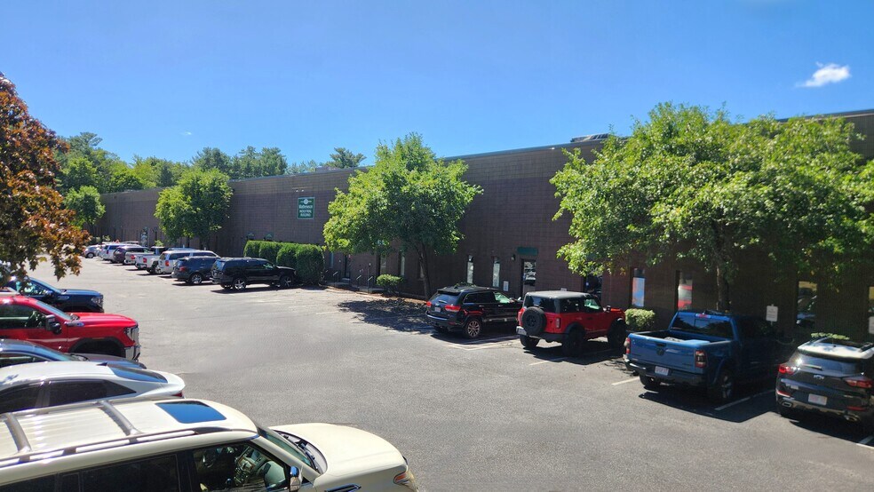 65 Mathewson Dr, Weymouth, MA à louer - Photo de l’immeuble – Image 1 sur 8
