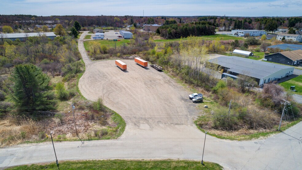 11-12 Lund Road, Saco, ME à vendre - Photo de l’immeuble – Image 3 sur 7
