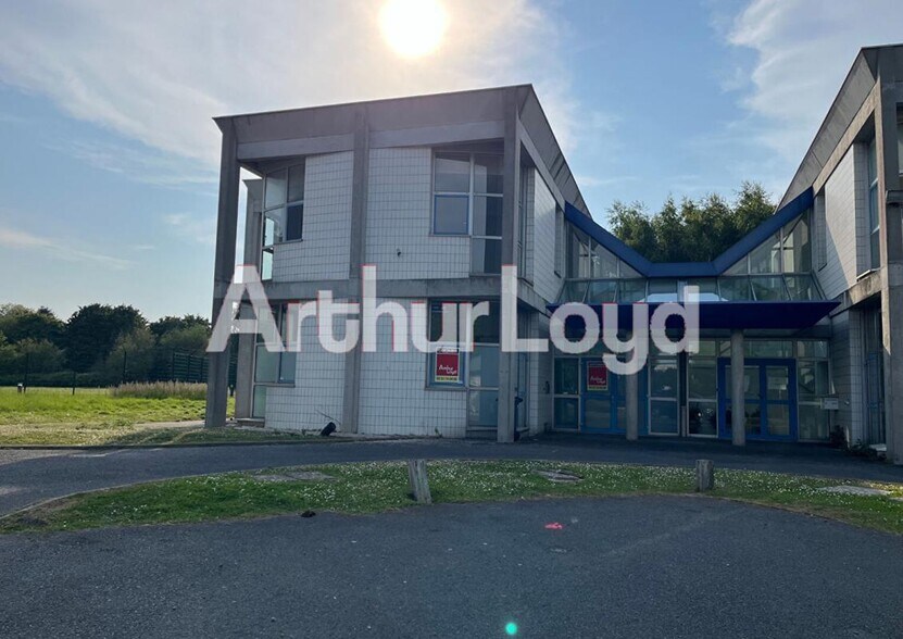 Bureau dans Hérouville-Saint-Clair à louer - Photo de l’immeuble – Image 1 sur 3