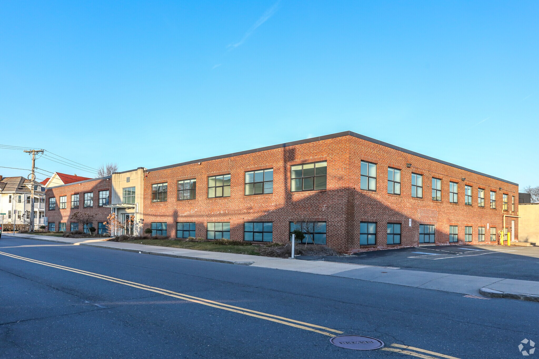 85 School St, Watertown, MA à louer Photo principale– Image 1 sur 6