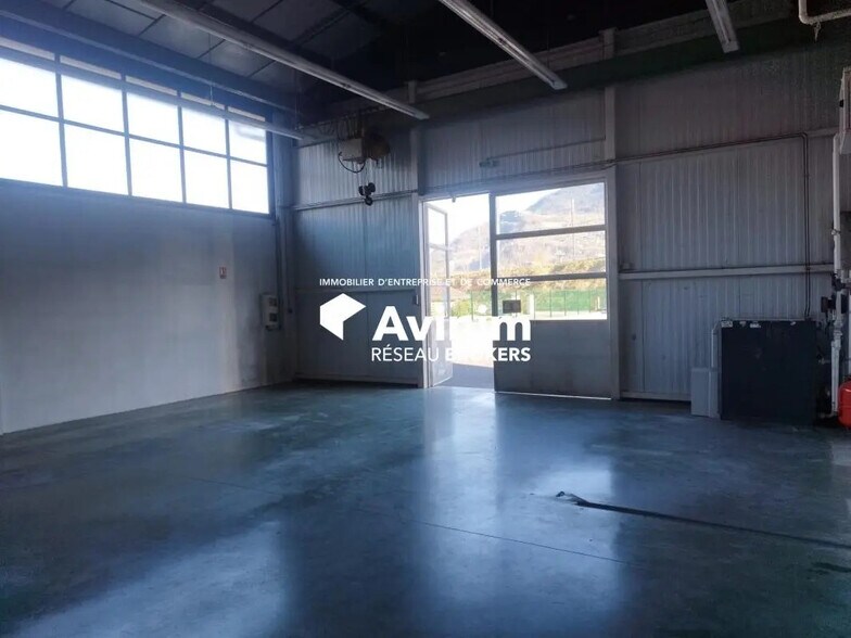 Local d’activités dans Saint-Gervais-les-Bains à louer - Photo de l’immeuble – Image 3 sur 3