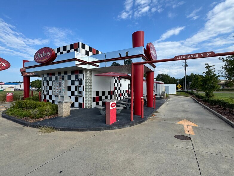 5620 Mcfarland Blvd, Northport, AL à louer - Photo de l’immeuble – Image 2 sur 7