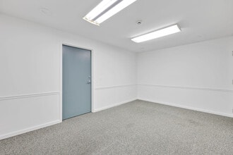 179 Main St, Monroe, CT à louer Photo intérieure– Image 2 sur 4