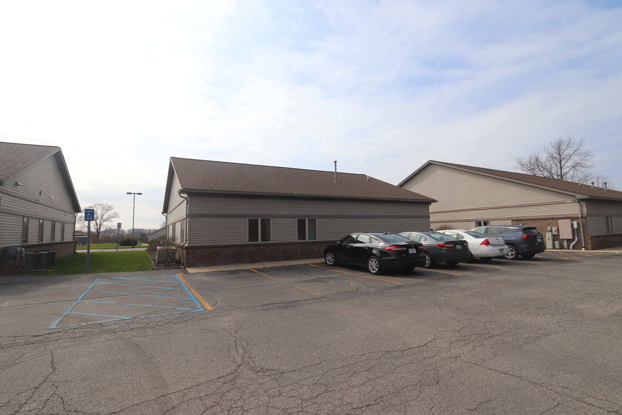 3471 E Grand River Ave, Howell, MI à louer Photo de l’immeuble– Image 1 sur 2