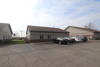 3471 E Grand River Ave, Howell, MI à louer Photo de l’immeuble– Image 1 sur 2