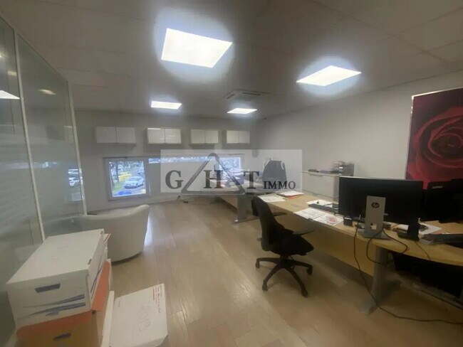 Plus de détails pour Bureau, Industriel/Logistique à louer