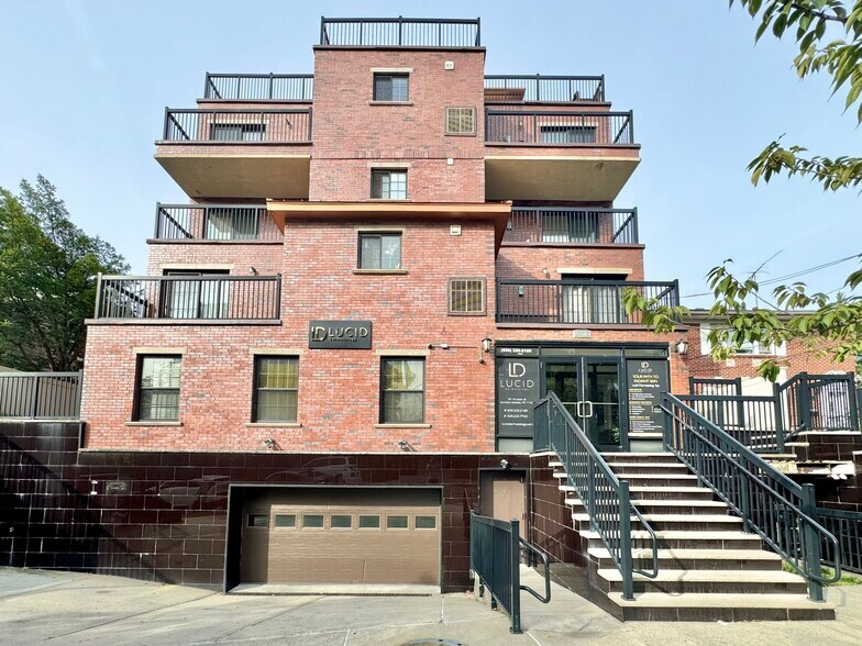 8716 Avon St, Jamaica, NY à louer - Photo de l’immeuble – Image 1 sur 26