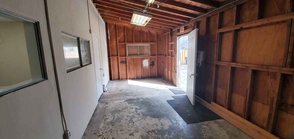 1523 Woodside Rd, Redwood City, CA à louer - Photo intérieure – Image 2 sur 5