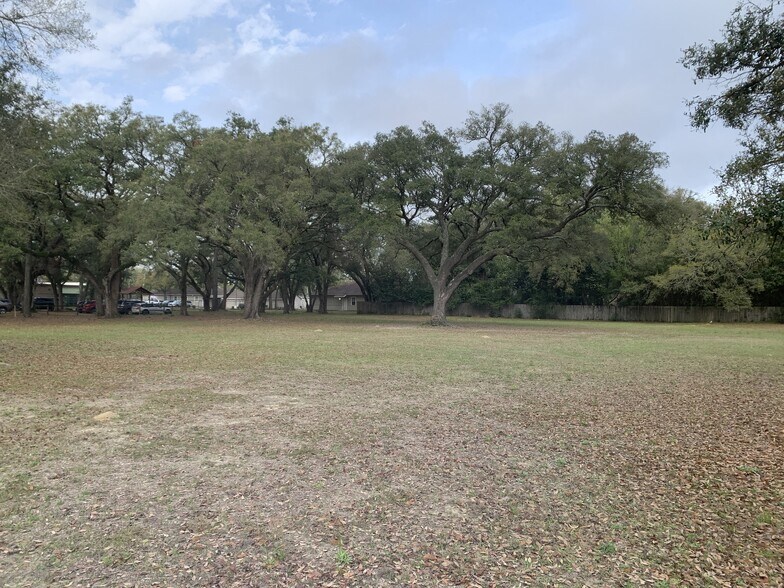 518 Royce st, Pensacola, FL à vendre - Photo de l’immeuble – Image 2 sur 6