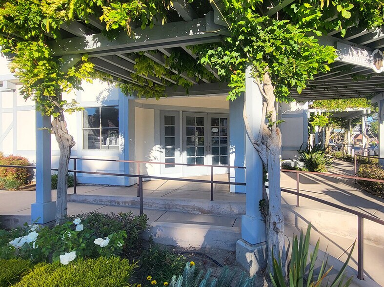 1607 Mission Dr, Solvang, CA à louer - Photo de l’immeuble – Image 3 sur 6